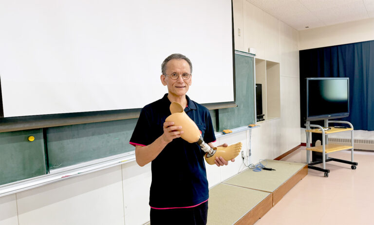 大谷地小学校の福祉授業